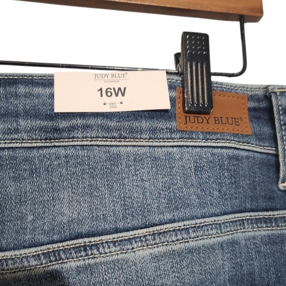 Judy Blue Skinny Fit Capri Jeans Distressed Stretch NWT 16W jb82258 - Picture 3 of 5